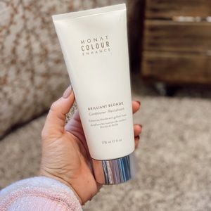 MONAT colour enhance brilliant blonde conditioner
